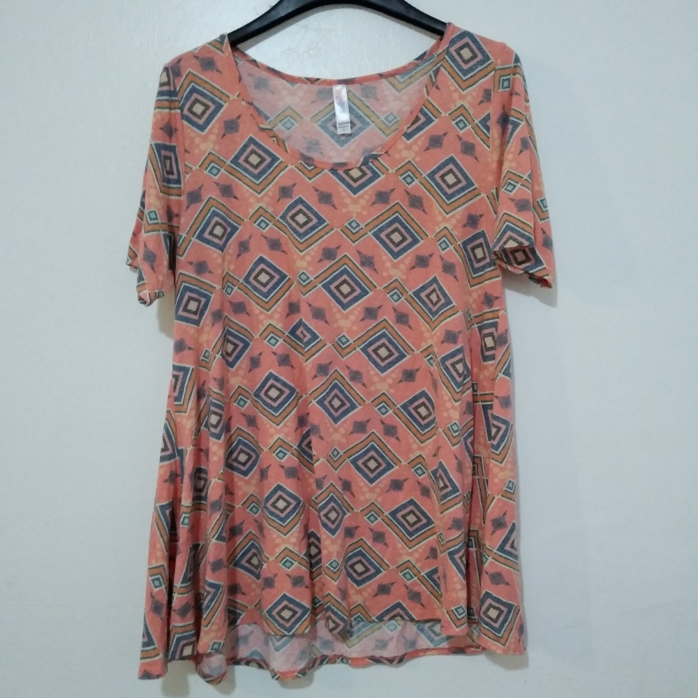 LulaRoe Size Large Aztec Print Top